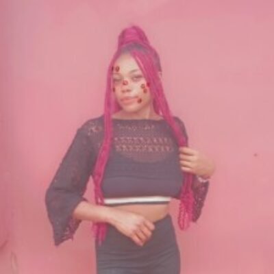 Profile picture of Lily Gold